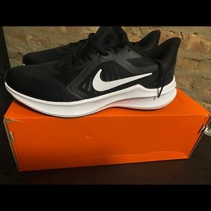 Women Nike running shoes